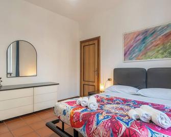 Traveler's Retreat in Lecco - Lecco - Schlafzimmer