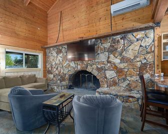 Mt. Joseph Lodge in Downtown Joseph: Unit #8 - Joseph - Sala de estar