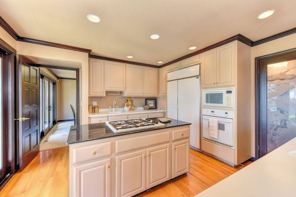 Wake up to glorious river views in private luxury, with no chore list! - Fair Oaks - Cocina