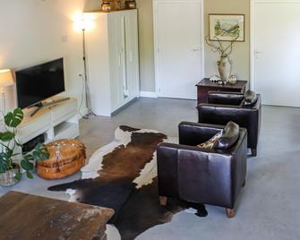 2 bedroom accommodation in Loosdrecht - Loosdrecht - Living room