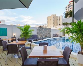 ديل مار هوتل - بلدية سانتا مارتا - حوض السباحة