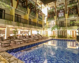Serela Legian Bali - Kuta - Pool