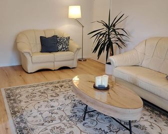 Ferienwohnung Am Wald - Bad Marienberg - Living room