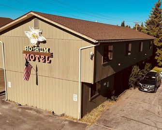 Ho Hum Motel - West Yellowstone - Building