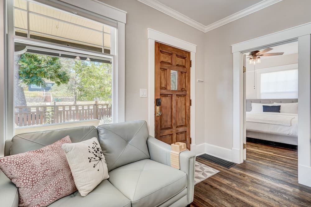 تيرميناتور - كولورادو سبرينغز - غرفة معيشة