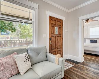 تيرميناتور - كولورادو سبرينغز - غرفة معيشة