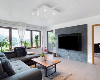 Haus Erika Ferienwohnung 1 - Bad Teinach-Zavelstein - Wohnzimmer