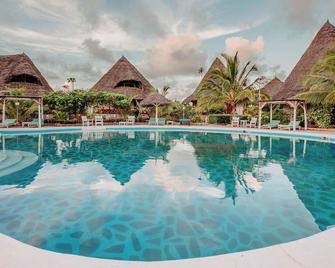 Exploreans Malaika Villas and Beach Club - Malindi - Pool