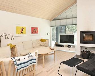 Tranquil Retreat in Nature - By Traum Ferienwohnungen - Ålbæk - Living room