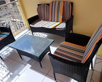 Maison à Louer à 500 Mètres à Pieds de la Plage - Les Anses-d'Arlet - Balcon