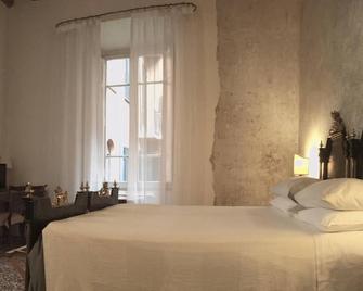 Vicolo del Lupo Guesthouse - Rome - Bedroom