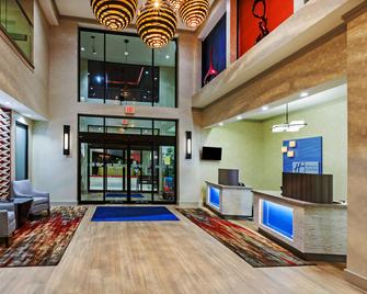 Holiday Inn Express & Suites Houston East By IHG - Houston - Lobby