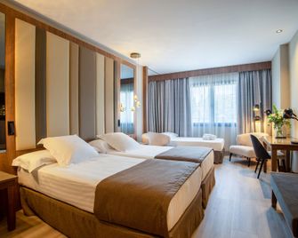 Hotel Granada Center - Granada - Bedroom