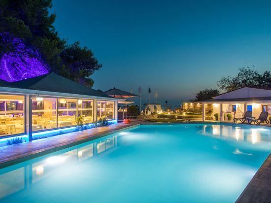 كورال بلو بيتش هوتل