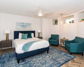 Chic Condo Near Cedar Point - Sandusky - Bedroom