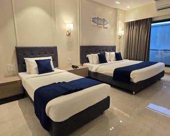 Western Hotel - Chandrapur - Bedroom