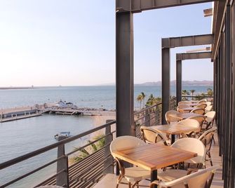 هوتل سفن كراون لا باز - لاباز - شرفة