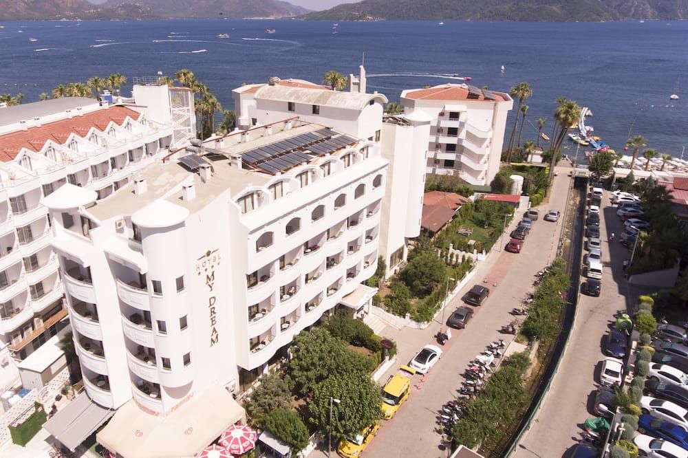 My Dream Hotel - מרמריס - בניין