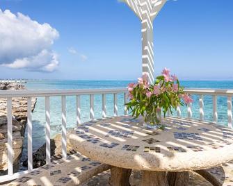 Reef Tides Luxury Beach House - Providenciales - Balkon