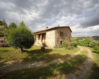 Tuscany, Amiata Val d'Orcia, Fosso Bianco - Abbadia San Salvatore - Edificio