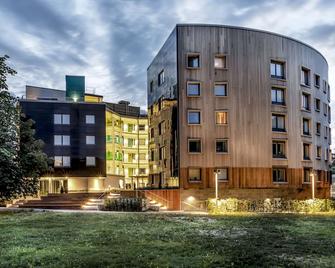 Sky Hotel Apartments Valla Berså - Linköping - Edificio