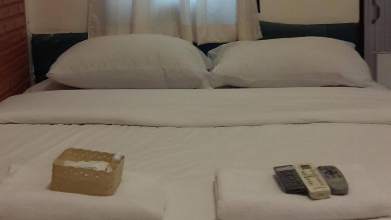 โรงแรมนิวมาลีน่าวิลล์