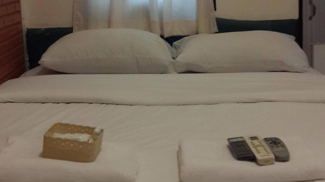 โรงแรมนิวมาลีน่าวิลล์