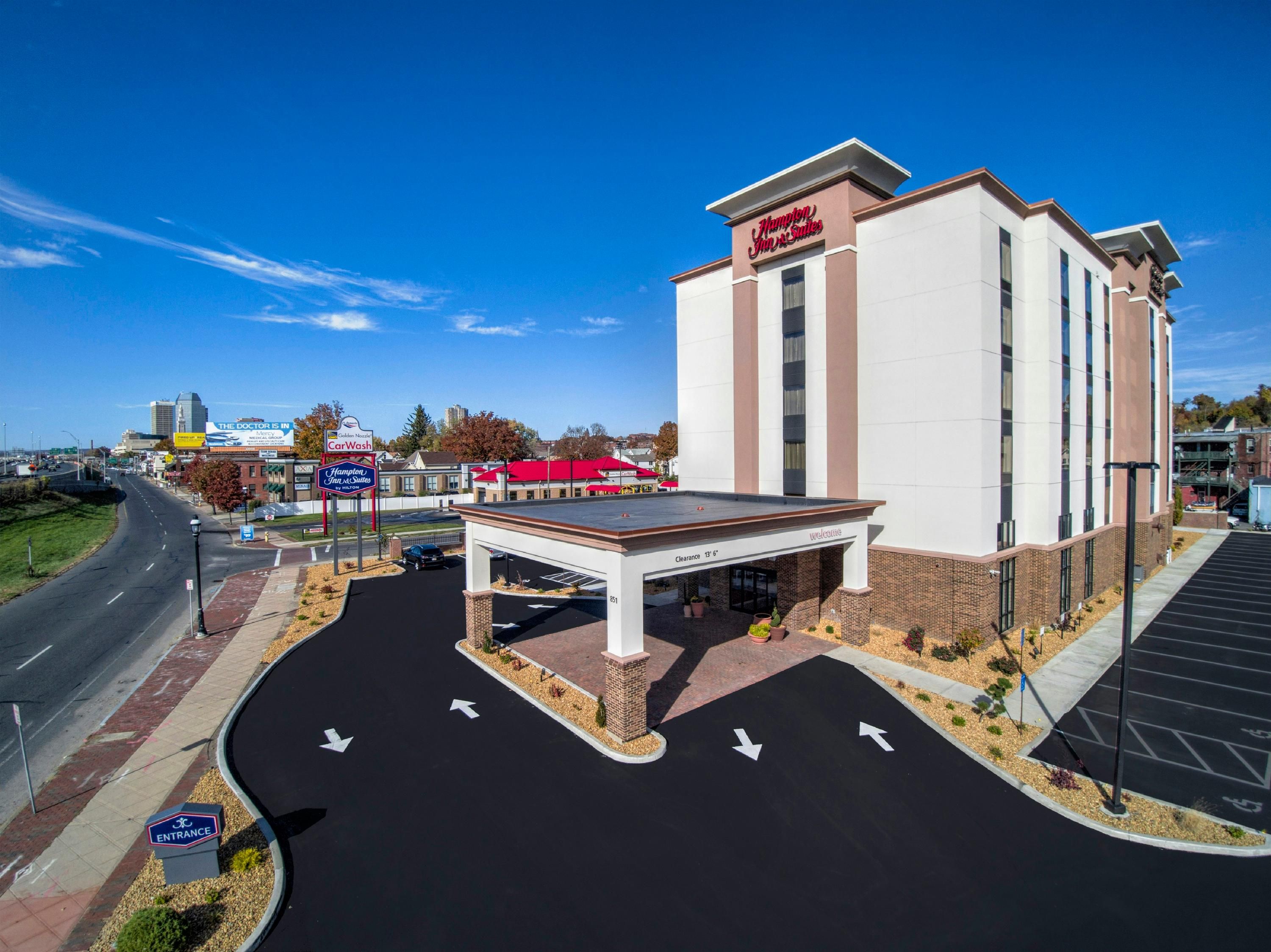 Hampton Inn & Suites Springfield Downtown - Springfield - Edificio