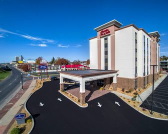 Hampton Inn & Suites Springfield Downtown - Springfield - Edificio