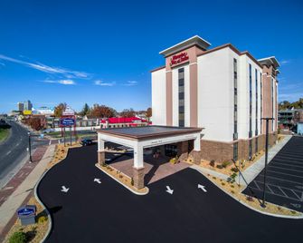 Hampton Inn & Suites Springfield Downtown - Springfield - Edificio