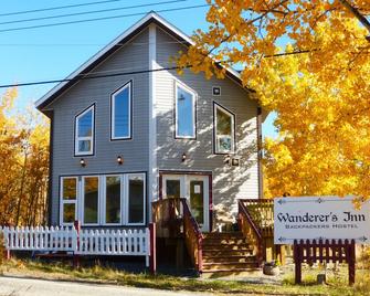 Wanderer's Inn Backpackers Hostel - Haines Junction - Будівля