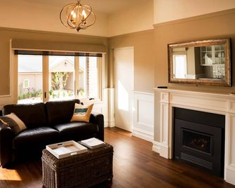 Marysville Garden Cottages - Marysville - Living room