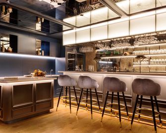 Radisson Blu Hotel, Madrid Prado - Madrid - Bar