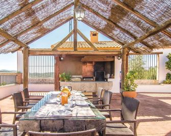 Lovely home in Iznájar - Iznájar - Patio