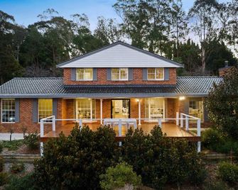 Carinya Centennial | Bowral Spa Retreat - Bowral - Gebäude