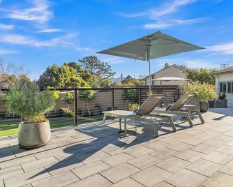 Carmel Studio Hideaway - Fast Wifi! - Carmel-by-the-Sea - Patio