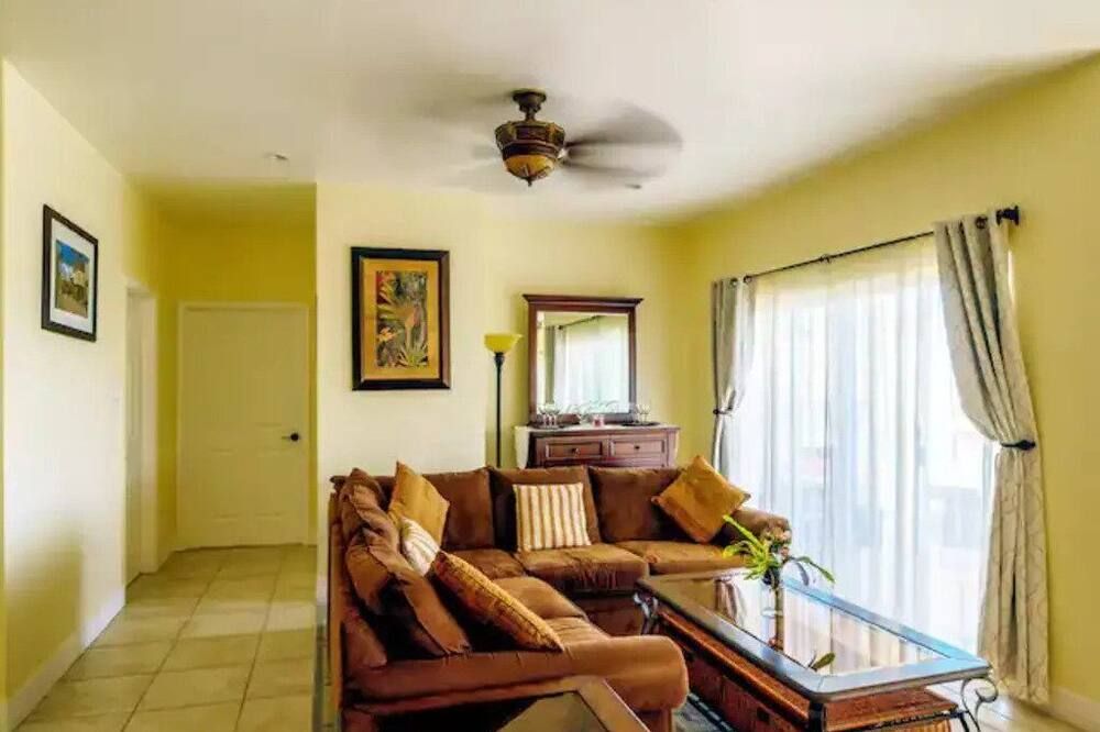 Panoramic View at Silver Reef,10 minutes walk to the beach - Frigate Bay - Living room