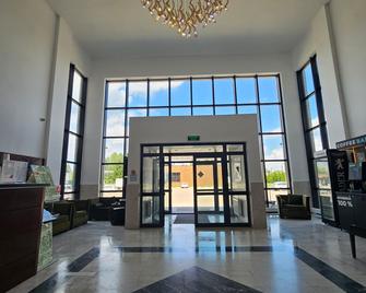 Forest Hotel - Maloyaroslavets - Lobby
