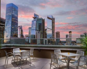 DoubleTree by Hilton New York Times Square South - New York - Balcony