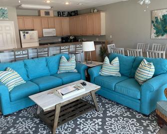 Seabreeze: A Navarre Beach Secret - Navarre Beach - Living room