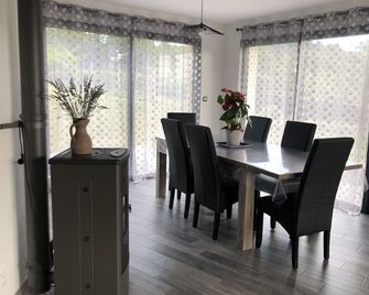 House with barbecue & garden - Гере - Їдальня