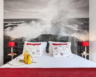 Beachouse - Surf, Bed & Breakfast - Ericeira - Bedroom