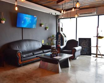 Che Playa Hostel & Bar Adults Only - Playa del Carmen - Lobby