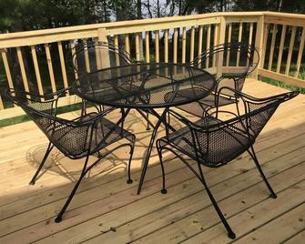 Family home at end of road on small, quiet lake. - Brainerd - Balcony