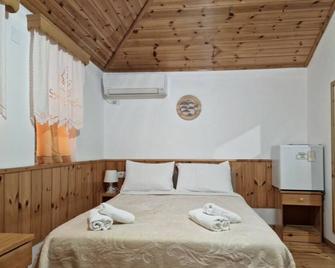 Hotel Domino - Gjirokastër - Bedroom
