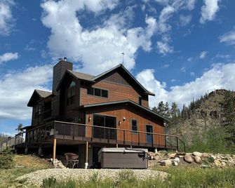 Mountain Getaway Near Granby - Hot Sulphur Springs - Building