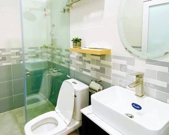 Hoàng Gia Hotel Royal - Thanh Liem - Baño