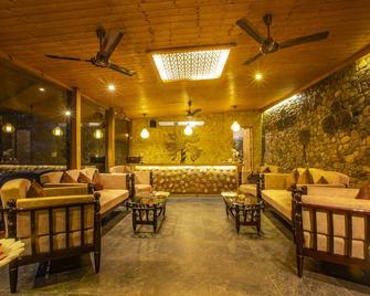 Shaantam Resort and Spa Rishikesh - Rishikesh - Sala de estar