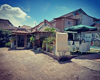 Arjuna Garden Homestay - Hostel - Yogyakarta - Building