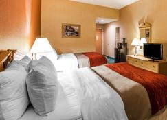 Econo Lodge - Newport - Bedroom